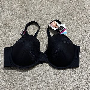 Bali natural lift bra black size 42C NWT 
Lace